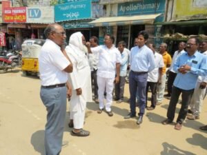 జమ్మికుంటను సుందరంగా తీర్చిదిద్దడమే మా పాలకవర్గ లక్ష్యం- చైర్మన్ తక్కళ్లపల్లి 5 img 20200318 wa00431299261091878233349