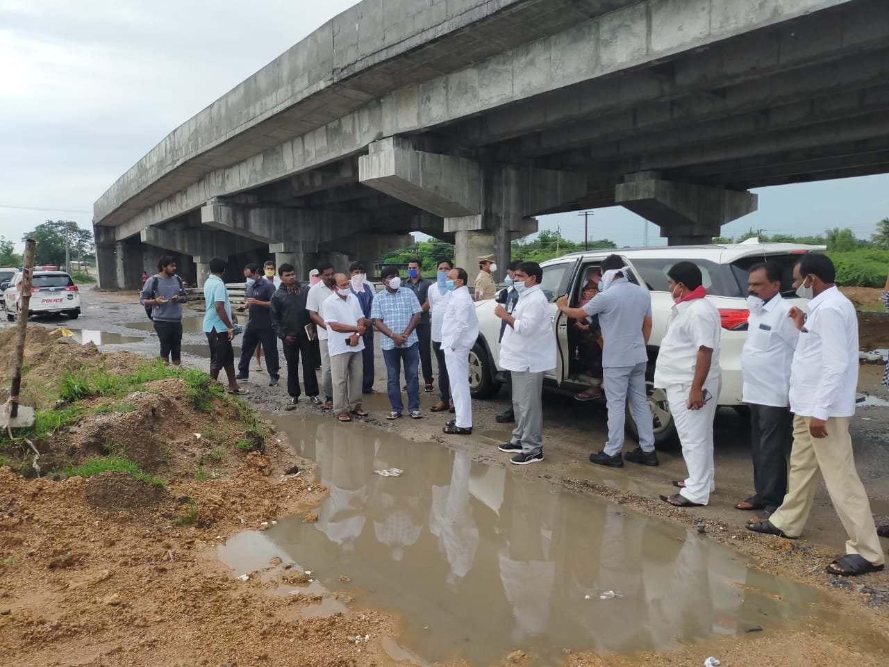 మంత్రి ' తుఫాను ' పర్యటన 17 img 20200817 wa00075823154663750451707